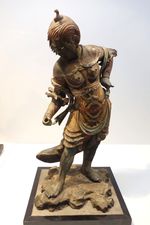 도쿄 국립 박물관에 있는 십이천장 중 하나