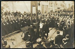 데이블러와 그의 조수들이 범죄 조직인 Chauffeurs de la Drome의 일원인 36세의 옥타브-루이 다비드를 사형 집행하는 모습, 발랑스, 드롬주, 1909년 9월 22일