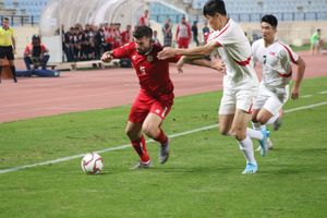 하이다르(왼쪽)가 2019년 레바논 소속으로 북한과 경기하는 모습