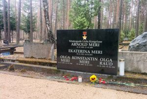 아르놀드 메리의 묘비, 에스토니아 탈린 리이바 묘지.