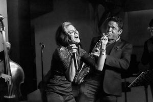 아리아나 사바라스와 데이브 코즈