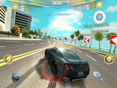 아스팔트 7의 게임 플레이. 플레이어는 현재 드리프트 중입니다.