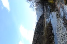 비에이 강. 사진 오른쪽에는 푸른 연못이 있다.(2014년 10월 촬영)