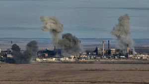 아우디이우카 전투 중 포격을 받는 아우디이우카 코크스 공장