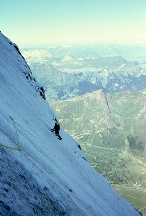 두 번째 얼음 지대에서 등반가