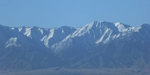 아커싸이 현의 알틴타그 산맥 모습