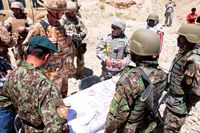 훈련 훈련을 앞두고 브리핑을 받는 영국 준장