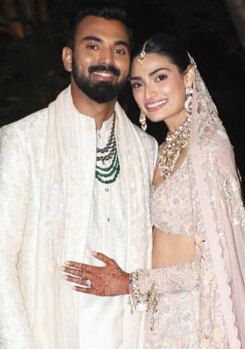 2023년 남편 KL 라훌과 함께 있는 셰티