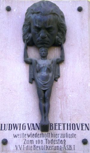 베토벤 플라크, 에르되디 영지, 예들레제, 플로리츠도르프-빈, 베토벤이 손님으로 그곳에서 여러 번 체류한 것을 언급함.