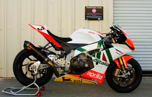 Aprilia RSV4 Factory 레이스 바이크