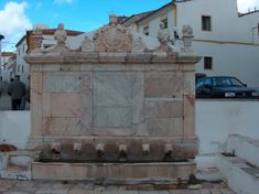 Praça의 바로크 양식 분수