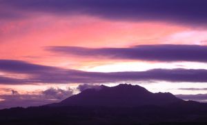 안티오크에서 바라본 마운트 디아블로의 일몰