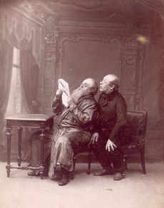 오스트롭스키의 가족의 일에서 콘스탄틴 리바코프(볼쇼프 역)와 블라디미르 막셰예프(리스폴로젠스키 역). 말리 극장, 1892