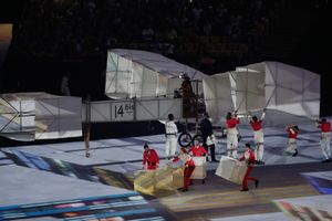 2016년 하계 올림픽 개막식에서 묘사된 산토스 뒤몽과 14-bis