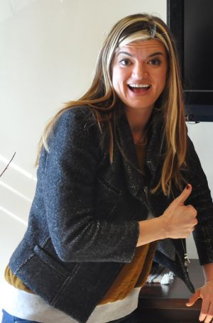 제작자 겸 쇼러너 레스리 헤들랜드