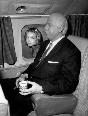 줄리 뉴마와 앨버트 서미(노인 분장)가 출연한 1963년 황혼의 저편 에피소드 "Of Late I Think of Cliffordville