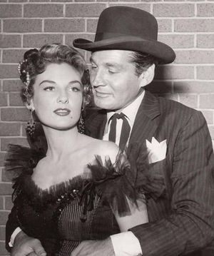 배트 매스터슨<i>(1958)에서 진 배리와 함께 출연한 헤이즈