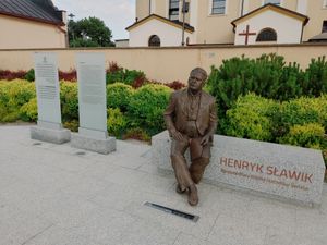 헨리크 스와비크 기념비