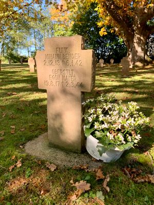 생 데지르-드-리제 독일군 묘지에 있는 에곤 마이어의 묘비.