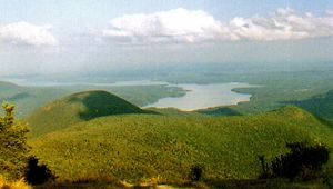애쇼칸 저수지(Ashokan Reservoir) Wittenberg에서 본 모습