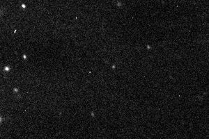 2003년 2월 24일 CFHT에서 촬영한 에르사의 사전 발견 이미지 애니메이션