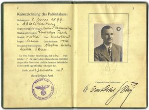 1938년 영국에서 열린 제16차 국제 적십자 회의에 참석하기 위해 에른스트-로베르트 그라비츠 박사에게 발급된 독일 외교 여권