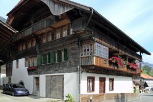 알프스 산맥을 넘어 소를 거래한 돈으로 지어진 에를렌바흐의 플라츠 하우스