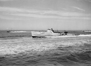 30노트로 항해하는 S보트. 영국군에 항복한 보트의 이미지