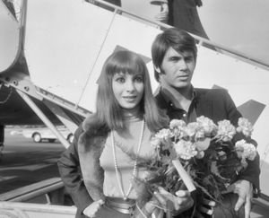 에스터 & 아비 오파림이 1966년 9월 9일 암스테르담 스키폴에 도착