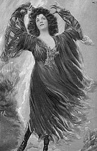 1917년 3월 Theatre Magazine에 실린 제니스의 사진