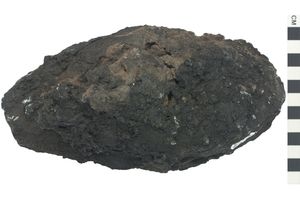 엘드펠 화산에서 나온 현무암 화산탄