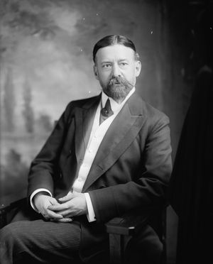 캐나다 출신 기자 제임스 크리먼은 이 학살에 관한 첫 기사를 썼다.