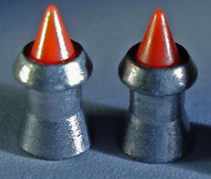 Hunter Impact Cal. 4,5mm (.177). 사냥용 탄환. 합성 고분자 포인트를 가진 납.