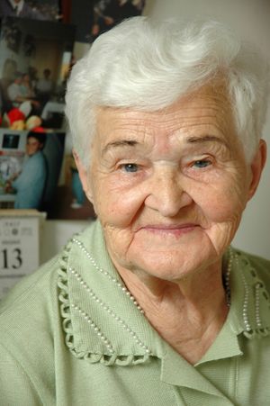 안토니나 비르지코프스카와 그녀의 남편 알렉산데르 비르지코프스키. 이들은 예드바브네에서 유대인을 구출한 공로로 열방의 의인으로 인정받았으나, 동료 폴란드인들에게 구타당하기도 했다.