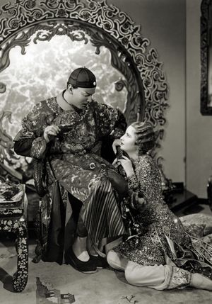 닐스 아스터와 바바라 스탠윅이 옌 장군과 메건 데이비스 역을 맡았다.