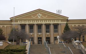 2017년의 고전 부흥 양식 정문