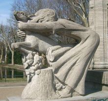 1970년 카타리나 젤린스키-징어가 제작한 조각상 "오누이"