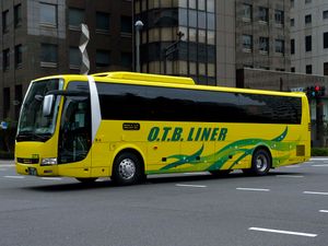 "O.T.B. 라이너" 운행 당시 도색 (미쓰비시 후소 에어로 에이스)