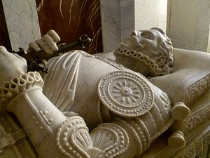 주세페 갈레오티가 설계하고 폰자노가 디자인한 오스트리아의 욘의 묘(스페인 산 로렌소 데 엘 에스코리알 수도원)