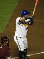 지배하 등록 직후의 오시타. 새 등번호 복각 유니폼을 준비하지 못해 야마오카 히로유키 타격 투수의 등번호 "102"를 착용하고 있다(2020년 9월 16일 핫토모토 필드 고베)