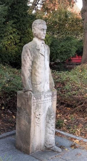 1974년 사망한 힐데스하임에 있는 쉰들러 기념비