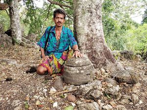 오에쿠시의 신화적 기원과 관련된 바나피 수코스의 쿠시(Kussi) 돌