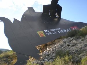 발렌시아 타베르네스 데 라 발디그나의 오스본 불상은 2009년 강풍으로 쓰러진 모습.