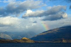 흐린 날의 와나카 호수