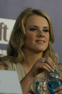 2009년 모스크바에서 열린 유로비전 송 콘테스트 2009 기자 회견에 참석한 요한나