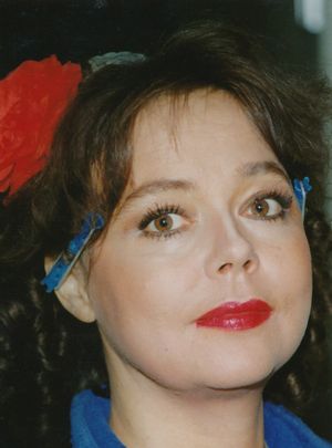 히스터스의 두 번째 부인 시모네 레텔