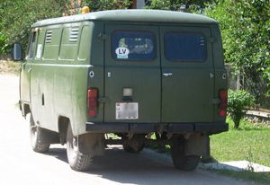 UAZ-3741 후면