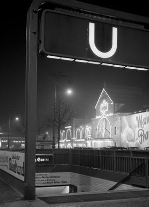 1930년대 중반 베를린의 전형적인 "UFA-Palast"(사진: 빌렘 판 데 폴)