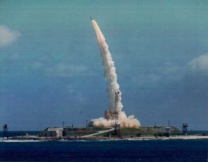 발사 후 기동하는 스프린트 미사일