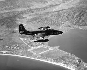 미 해군 항공기가 1952년 10월 20일 원산 상공을 비행하고 있다.